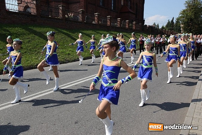 Zdjęcie w galerii na portalu naszwodzislaw.com: Potężny korowód dożynkowy w Lubomi! wiadomości z regionu