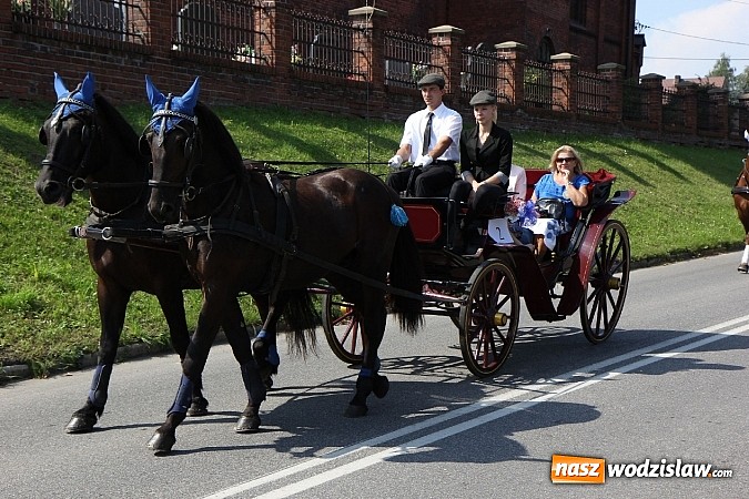 Zdjęcie w galerii na portalu naszwodzislaw.com: Potężny korowód dożynkowy w Lubomi! wiadomości z regionu