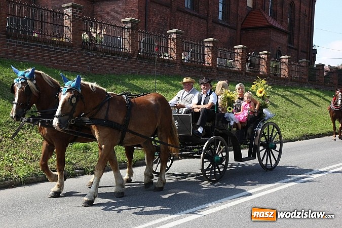 Zdjęcie w galerii na portalu naszwodzislaw.com: Potężny korowód dożynkowy w Lubomi! wiadomości z regionu