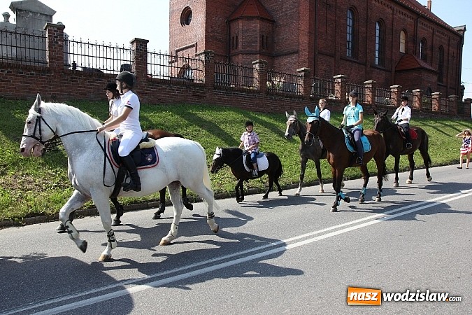 Zdjęcie w galerii na portalu naszwodzislaw.com: Potężny korowód dożynkowy w Lubomi! wiadomości z regionu