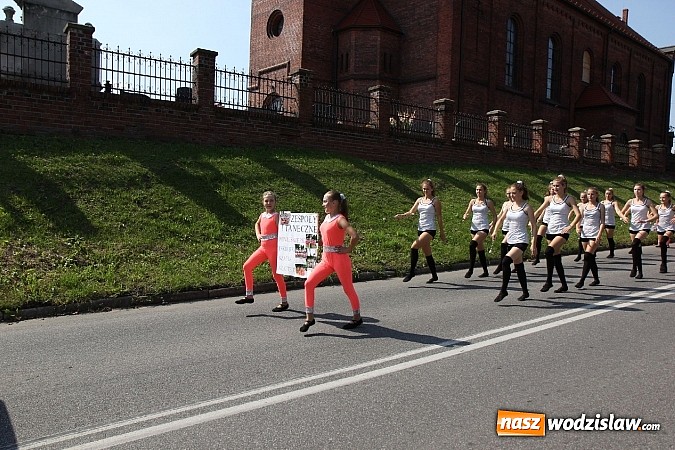 Zdjęcie w galerii na portalu naszwodzislaw.com: Potężny korowód dożynkowy w Lubomi! wiadomości z regionu