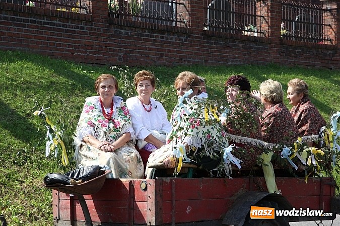 Zdjęcie w galerii na portalu naszwodzislaw.com: Potężny korowód dożynkowy w Lubomi! wiadomości z regionu