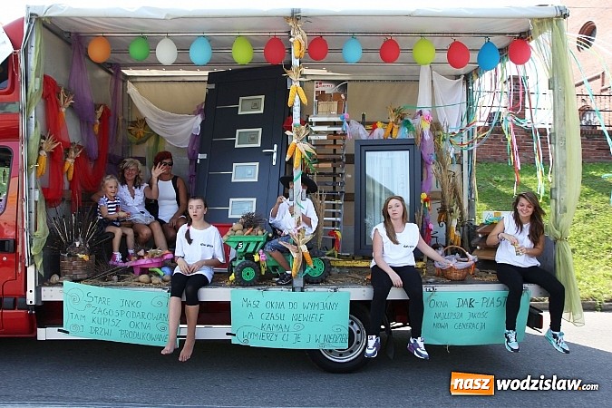 Zdjęcie w galerii na portalu naszwodzislaw.com: Potężny korowód dożynkowy w Lubomi! wiadomości z regionu