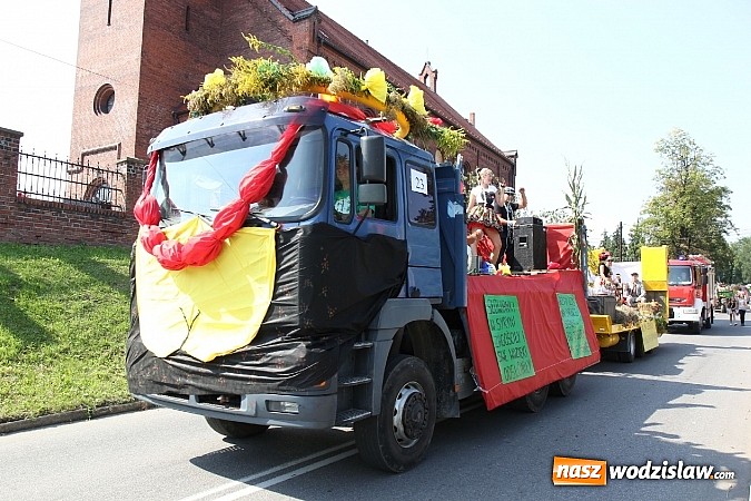 Zdjęcie w galerii na portalu naszwodzislaw.com: Potężny korowód dożynkowy w Lubomi! wiadomości z regionu