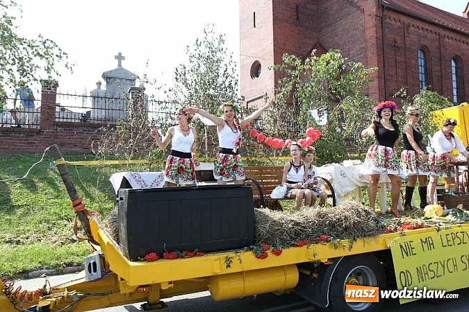 Zdjęcie w galerii na portalu naszwodzislaw.com: Potężny korowód dożynkowy w Lubomi! wiadomości z regionu