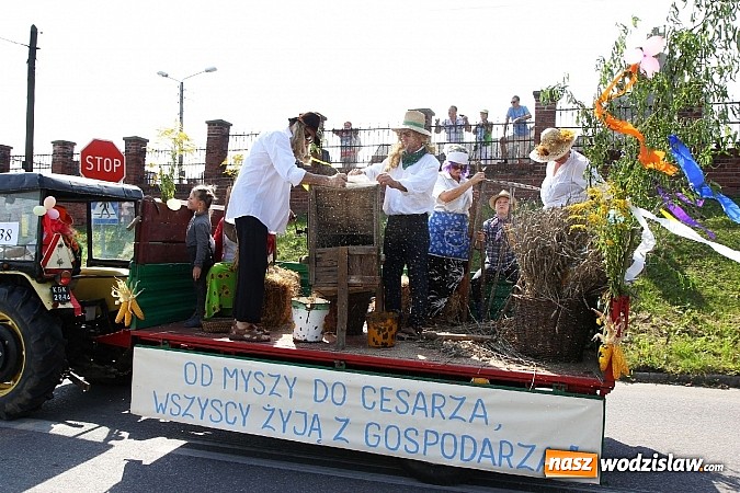 Zdjęcie w galerii na portalu naszwodzislaw.com: Potężny korowód dożynkowy w Lubomi! wiadomości z regionu