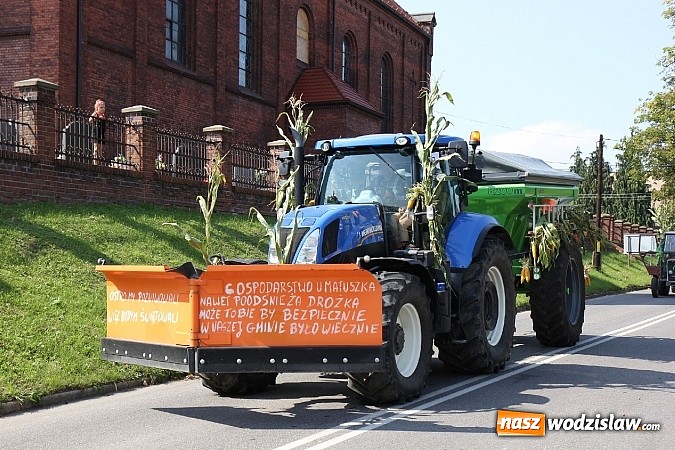 Zdjęcie w galerii na portalu naszwodzislaw.com: Potężny korowód dożynkowy w Lubomi! wiadomości z regionu