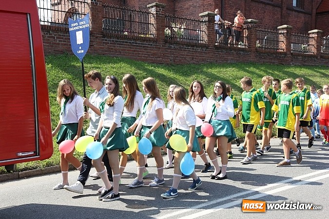 Zdjęcie w galerii na portalu naszwodzislaw.com: Potężny korowód dożynkowy w Lubomi! wiadomości z regionu