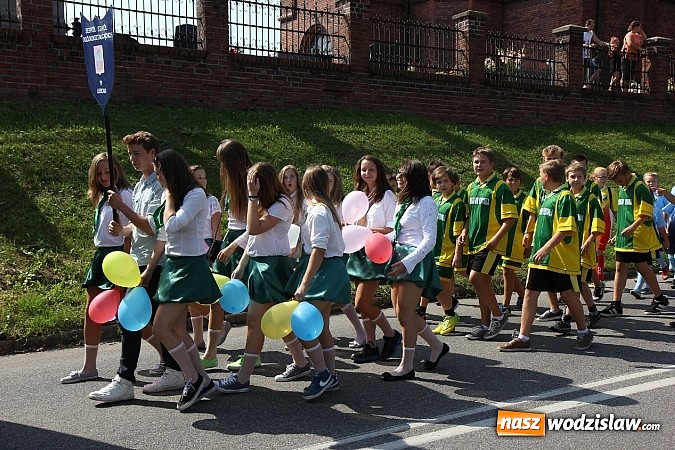 Zdjęcie w galerii na portalu naszwodzislaw.com: Potężny korowód dożynkowy w Lubomi! wiadomości z regionu