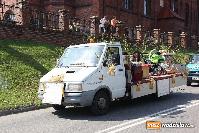 Zdjęcie w galerii na portalu naszwodzislaw.com: Potężny korowód dożynkowy w Lubomi! wiadomości z regionu