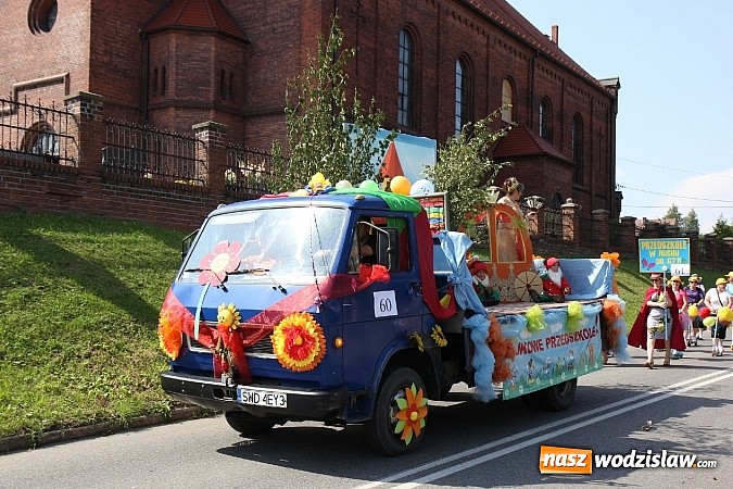 Zdjęcie w galerii na portalu naszwodzislaw.com: Potężny korowód dożynkowy w Lubomi! wiadomości z regionu