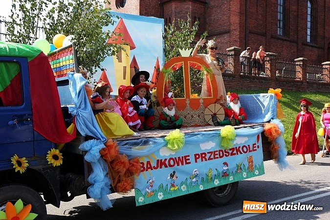 Zdjęcie w galerii na portalu naszwodzislaw.com: Potężny korowód dożynkowy w Lubomi! wiadomości z regionu