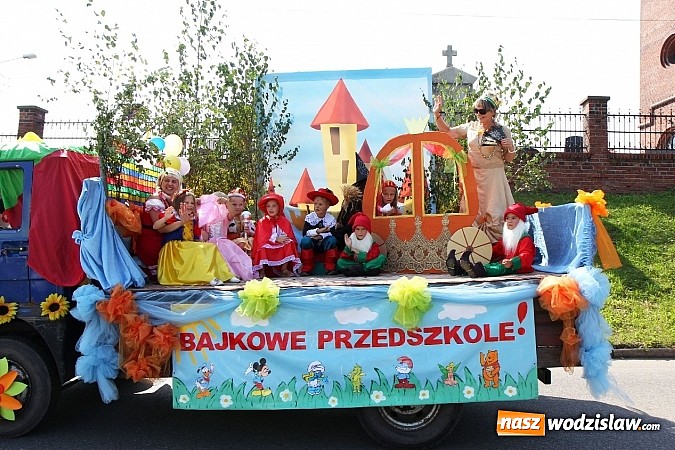 Zdjęcie w galerii na portalu naszwodzislaw.com: Potężny korowód dożynkowy w Lubomi! wiadomości z regionu