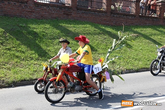 Zdjęcie w galerii na portalu naszwodzislaw.com: Potężny korowód dożynkowy w Lubomi! wiadomości z regionu