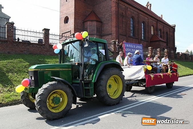Zdjęcie w galerii na portalu naszwodzislaw.com: Potężny korowód dożynkowy w Lubomi! wiadomości z regionu