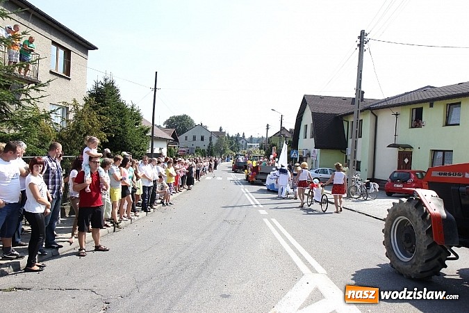 Zdjęcie w galerii na portalu naszwodzislaw.com: Potężny korowód dożynkowy w Lubomi! wiadomości z regionu