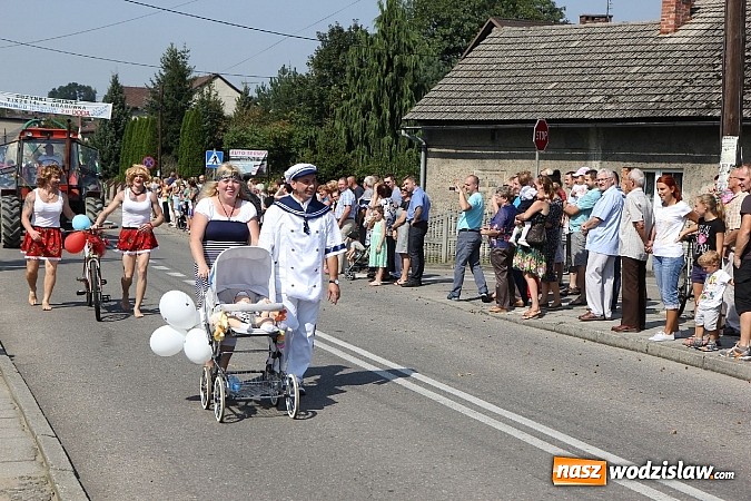 Zdjęcie w galerii na portalu naszwodzislaw.com: Potężny korowód dożynkowy w Lubomi! wiadomości z regionu