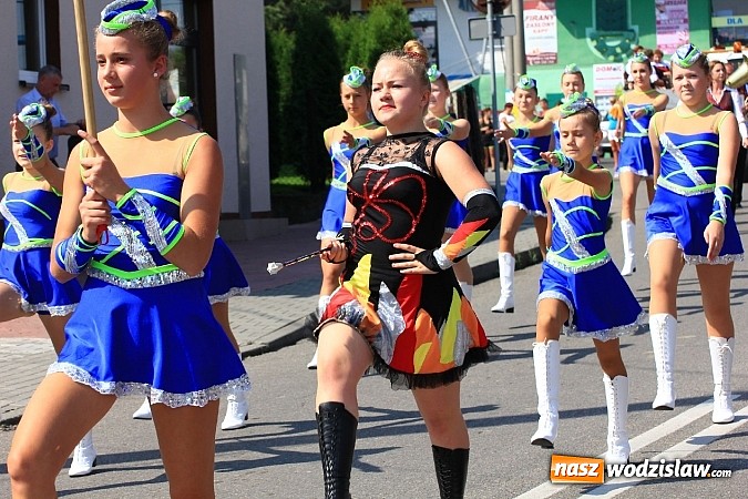 Zdjęcie w galerii na portalu naszwodzislaw.com: Potężny korowód dożynkowy w Lubomi! wiadomości z regionu