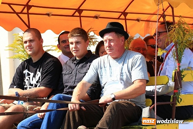 Zdjęcie w galerii na portalu naszwodzislaw.com: Potężny korowód dożynkowy w Lubomi! wiadomości z regionu