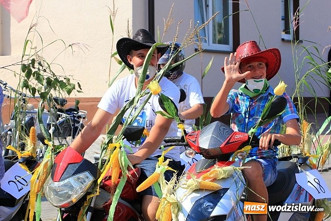 Zdjęcie w galerii na portalu naszwodzislaw.com: Potężny korowód dożynkowy w Lubomi! wiadomości z regionu