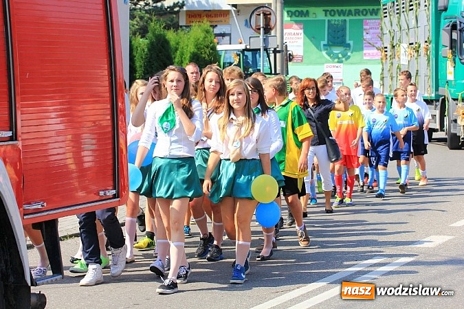 Zdjęcie w galerii na portalu naszwodzislaw.com: Potężny korowód dożynkowy w Lubomi! wiadomości z regionu