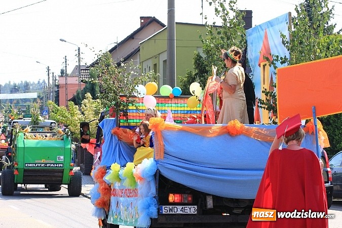 Zdjęcie w galerii na portalu naszwodzislaw.com: Potężny korowód dożynkowy w Lubomi! wiadomości z regionu