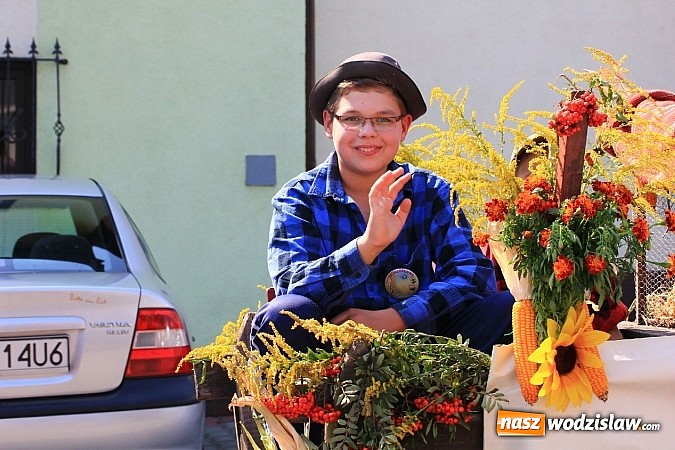 Zdjęcie w galerii na portalu naszwodzislaw.com: Potężny korowód dożynkowy w Lubomi! wiadomości z regionu