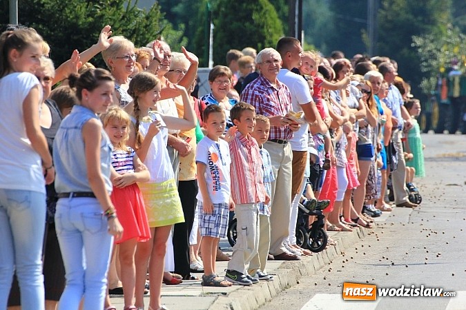 Zdjęcie w galerii na portalu naszwodzislaw.com: Potężny korowód dożynkowy w Lubomi! wiadomości z regionu