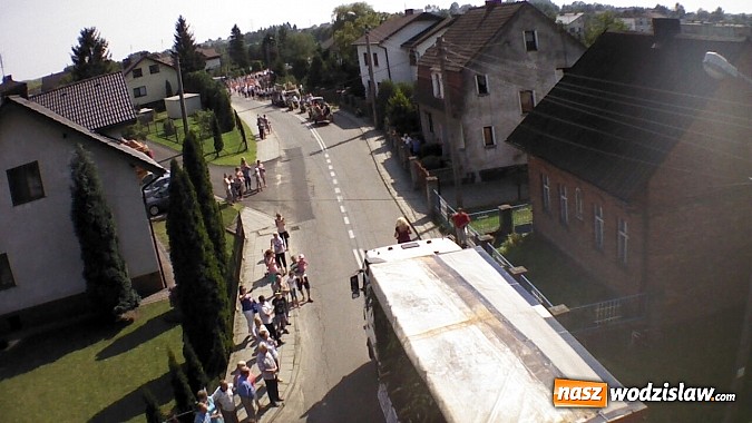 Zdjęcie w galerii na portalu naszwodzislaw.com: Potężny korowód dożynkowy w Lubomi! wiadomości z regionu