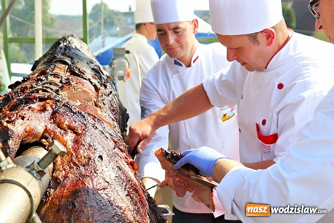 Zdjęcie w galerii na portalu naszwodzislaw.com: Pyszna wołowina na dożynkach gminnych na Grabówce prosto od Ernestyna Janety! wiadomości z regionu