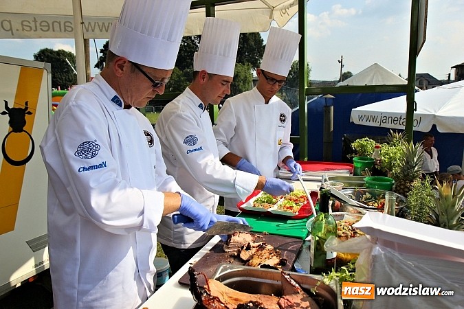 Zdjęcie w galerii na portalu naszwodzislaw.com: Pyszna wołowina na dożynkach gminnych na Grabówce prosto od Ernestyna Janety! wiadomości z regionu