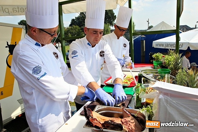 Zdjęcie w galerii na portalu naszwodzislaw.com: Pyszna wołowina na dożynkach gminnych na Grabówce prosto od Ernestyna Janety! wiadomości z regionu