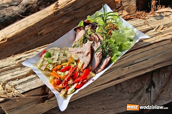 Zdjęcie w galerii na portalu naszwodzislaw.com: Pyszna wołowina na dożynkach gminnych na Grabówce prosto od Ernestyna Janety! wiadomości z regionu