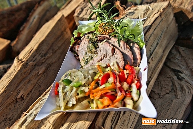 Zdjęcie w galerii na portalu naszwodzislaw.com: Pyszna wołowina na dożynkach gminnych na Grabówce prosto od Ernestyna Janety! wiadomości z regionu