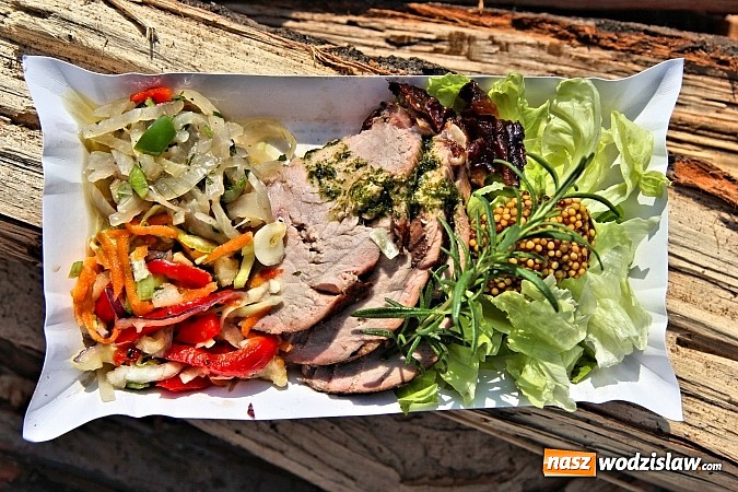 Zdjęcie w galerii na portalu naszwodzislaw.com: Pyszna wołowina na dożynkach gminnych na Grabówce prosto od Ernestyna Janety! wiadomości z regionu