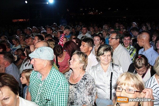 Zdjęcie w galerii na portalu naszwodzislaw.com: Energiczny koncert Dody na zakończenie dożynek w Lubomi! wiadomości z regionu