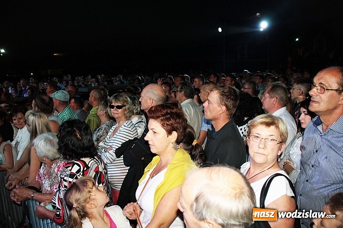 Zdjęcie w galerii na portalu naszwodzislaw.com: Energiczny koncert Dody na zakończenie dożynek w Lubomi! wiadomości z regionu