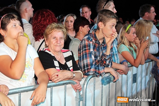 Zdjęcie w galerii na portalu naszwodzislaw.com: Energiczny koncert Dody na zakończenie dożynek w Lubomi! wiadomości z regionu