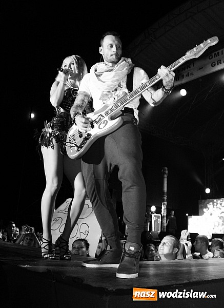 Zdjęcie w galerii na portalu naszwodzislaw.com: Energiczny koncert Dody na zakończenie dożynek w Lubomi! wiadomości z regionu