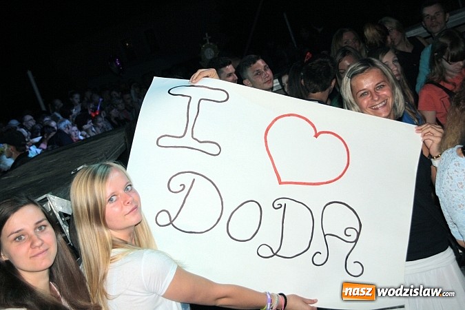 Zdjęcie w galerii na portalu naszwodzislaw.com: Energiczny koncert Dody na zakończenie dożynek w Lubomi! wiadomości z regionu