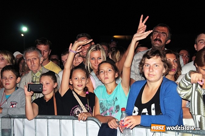 Zdjęcie w galerii na portalu naszwodzislaw.com: Energiczny koncert Dody na zakończenie dożynek w Lubomi! wiadomości z regionu
