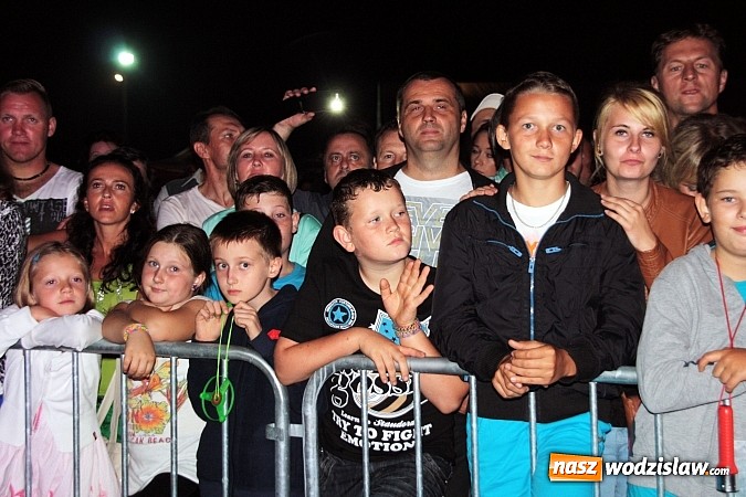 Zdjęcie w galerii na portalu naszwodzislaw.com: Energiczny koncert Dody na zakończenie dożynek w Lubomi! wiadomości z regionu