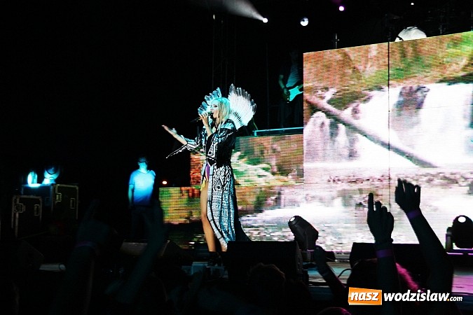 Zdjęcie w galerii na portalu naszwodzislaw.com: Energiczny koncert Dody na zakończenie dożynek w Lubomi! wiadomości z regionu