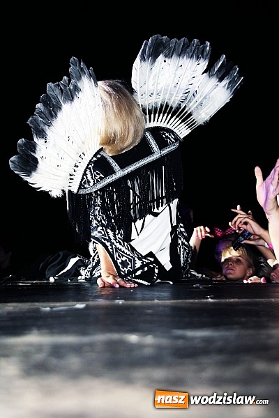 Zdjęcie w galerii na portalu naszwodzislaw.com: Energiczny koncert Dody na zakończenie dożynek w Lubomi! wiadomości z regionu