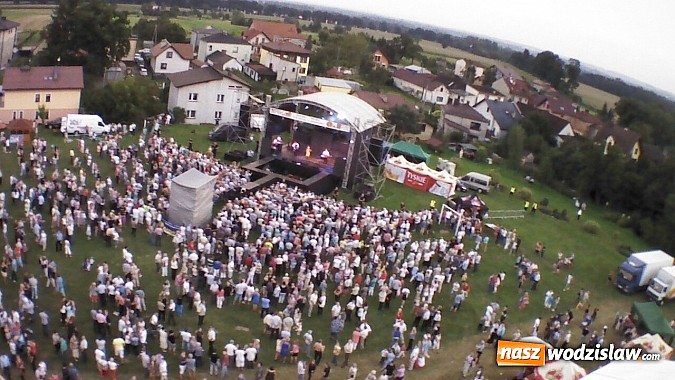 Zdjęcie w galerii na portalu naszwodzislaw.com: Energiczny koncert Dody na zakończenie dożynek w Lubomi! wiadomości z regionu