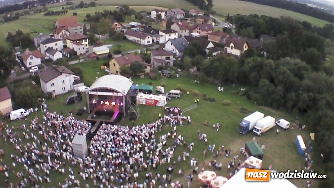 Zdjęcie w galerii na portalu naszwodzislaw.com: Energiczny koncert Dody na zakończenie dożynek w Lubomi! wiadomości z regionu