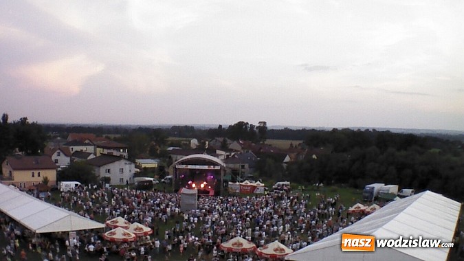 Zdjęcie w galerii na portalu naszwodzislaw.com: Energiczny koncert Dody na zakończenie dożynek w Lubomi! wiadomości z regionu