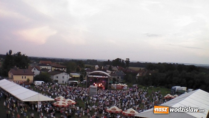 Zdjęcie w galerii na portalu naszwodzislaw.com: Energiczny koncert Dody na zakończenie dożynek w Lubomi! wiadomości z regionu