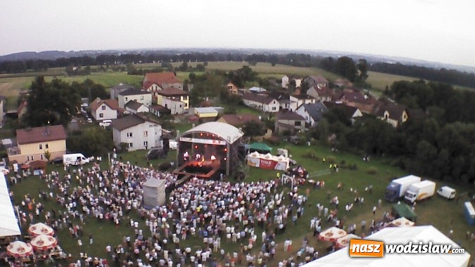 Zdjęcie w galerii na portalu naszwodzislaw.com: Energiczny koncert Dody na zakończenie dożynek w Lubomi! wiadomości z regionu