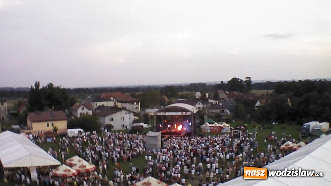 Zdjęcie w galerii na portalu naszwodzislaw.com: Energiczny koncert Dody na zakończenie dożynek w Lubomi! wiadomości z regionu
